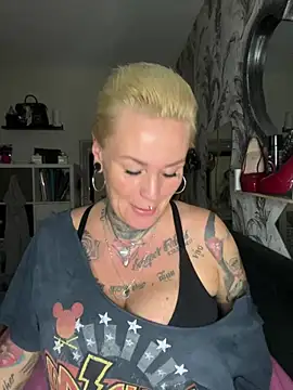 Snapshot of InkedMissLaBaehm chatting on 08/02/26, 11:14 InkedMissLaBaehm online show from 08/02/26, 11:14