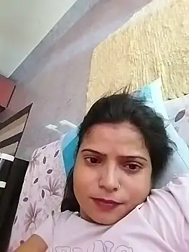 Snapshot of Missridhi chatting on 06/17/26, 08:17 Missridhi online show from 06/17/26, 08:17
