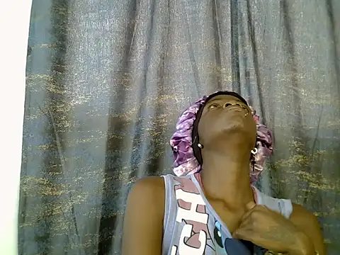 Snapshot of Sheratonyblacks chatting on 06/18/26, 11:25 Sheratonyblacks online show from 06/18/26, 11:25