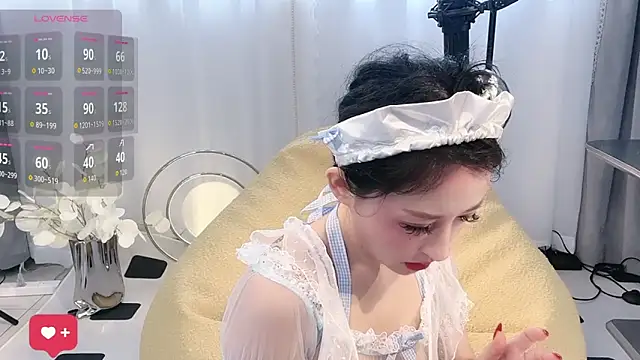 Snapshot of BabySnake chatting on 06/18/26, 08:47 BabySnake online show from 06/18/26, 08:47