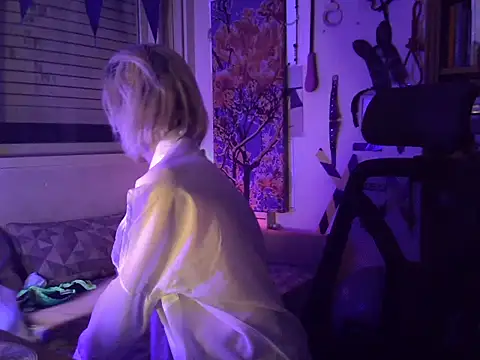 Snapshot of mina_here chatting on 06/25/26, 05:12 mina here online show from 06/25/26, 05:12