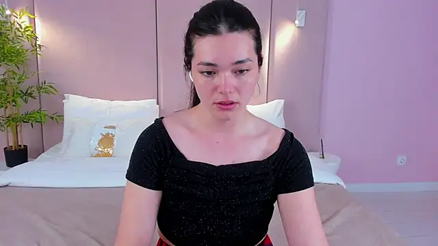 Snapshot of MaddieMeyer chatting on 07/07/26, 06:47 MaddieMeyer online show from 07/07/26, 06:47