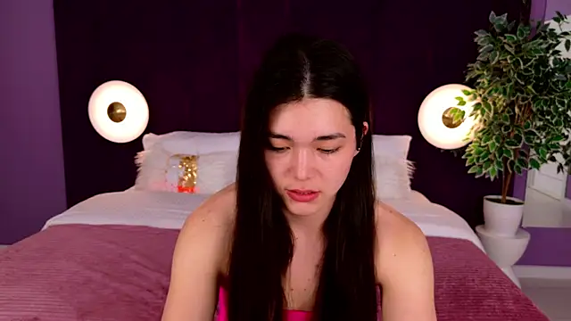 Snapshot of MaddieMeyer chatting on 07/09/26, 03:43 MaddieMeyer online show from 07/09/26, 03:43