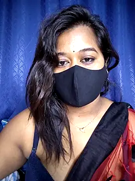 Snapshot of beauty_lisa- chatting on 06/18/26, 09:14 beauty lisa- online show from 06/18/26, 09:14