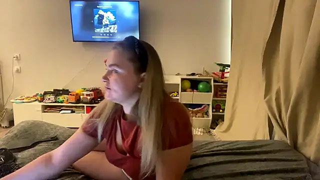 BellaKiss  online show from 06/25/26, 04:00
