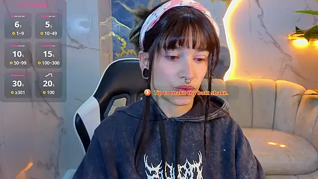 Snapshot of Lily_Tx chatting on 08/01/26, 12:48 Lily Tx online show from 08/01/26, 12:48