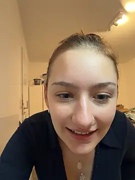 Violet Velvet online show from 06/14/26, 08:33