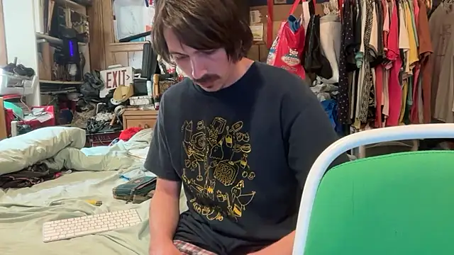 Snapshot of fuckr66669 chatting on 06/16/26, 06:05 fuckr66669 online show from 06/16/26, 06:05