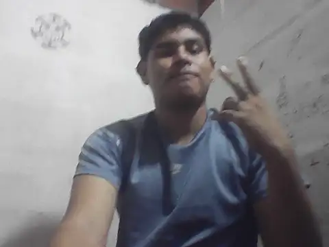 Snapshot of mr-papu69 chatting on 06/19/26, 04:39 mr-papu69 online show from 06/19/26, 04:39
