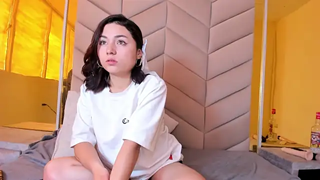 Snapshot of Eve_auraa69 chatting on 07/18/26, 03:27 Eve auraa69 online show from 07/18/26, 03:27