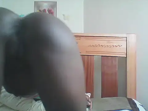 cutechocolate online show from 06/17/26, 01:23