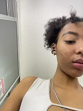 Snapshot of Kiara_Kamau_XXX chatting on 08/01/26, 02:27 Kiara Kamau XXX online show from 08/01/26, 02:27