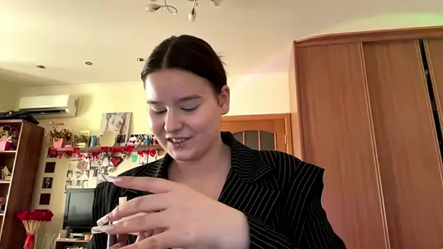 TamekiaKeenom online show from 06/15/26, 12:18