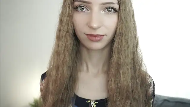 Snapshot of DeliaHoude chatting on 06/15/26, 10:50 DeliaHoude online show from 06/15/26, 10:50