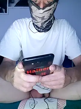 Snapshot of naughtygermanguy85 chatting on 08/05/26, 11:17 naughtygermanguy85 online show from 08/05/26, 11:17