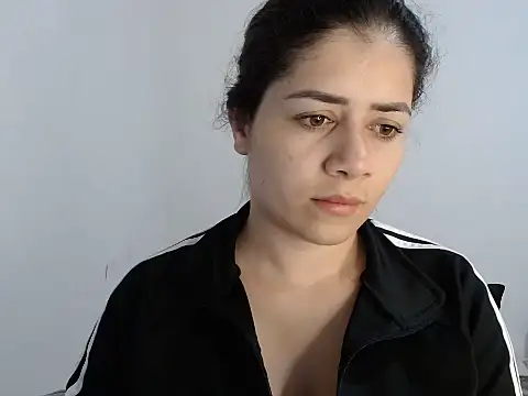 Snapshot of Luna_zoe chatting on 07/08/26, 04:22 Luna zoe online show from 07/08/26, 04:22
