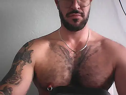 Snapshot of mrbighairychest chatting on 07/01/26, 03:23 mrbighairychest online show from 07/01/26, 03:23