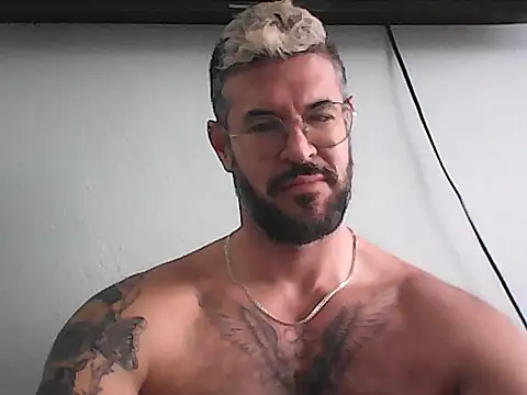 Snapshot of mrbighairychest chatting on 07/11/26, 04:53 mrbighairychest online show from 07/11/26, 04:53