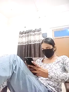 Snapshot of Riya_cum33 chatting on 07/24/26, 04:49 Riya cum33 online show from 07/24/26, 04:49