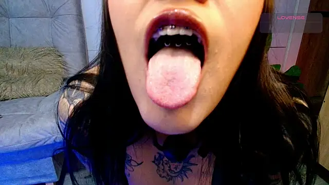 Snapshot of Neytiri_Ss chatting on 06/21/26, 03:53 Neytiri Ss online show from 06/21/26, 03:53