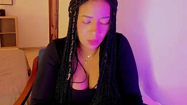 NicolePasqualott online show from 10/15/25, 08:31