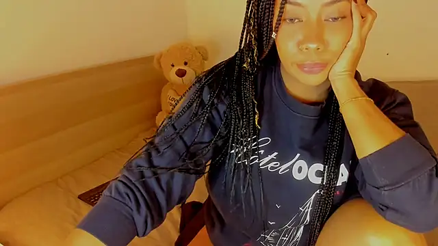 NicolePasqualott online show from 10/29/25, 10:44