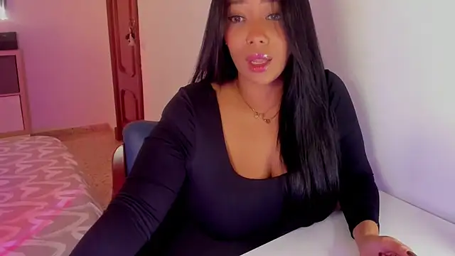 NicolePasqualott online show from 12/13/25, 09:42