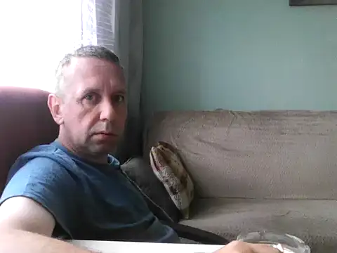 Snapshot of RafalekRozmarynowski81 chatting on 06/18/26, 05:08 RafalekRozmarynowski81 online show from 06/18/26, 05:08