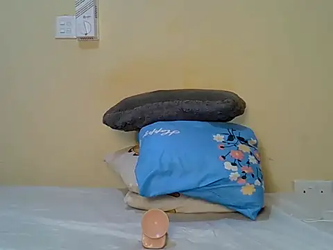 Snapshot of Selassie- chatting on 06/30/26, 04:57 Selassie- online show from 06/30/26, 04:57