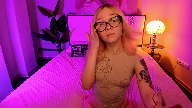 Amely 18 online show from 06/16/26, 04:04