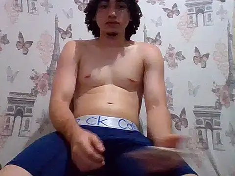 Snapshot of Sexy-white05 chatting on 07/14/26, 02:34 Sexy-white05 online show from 07/14/26, 02:34