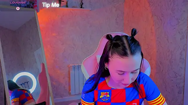 Snapshot of _Kiki_angelll_ chatting on 06/20/26, 02:14 Kiki angelll online show from 06/20/26, 02:14