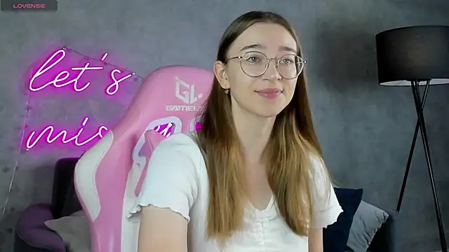 Snapshot of Lucy_Green chatting on 07/02/26, 12:54 Lucy Green online show from 07/02/26, 12:54