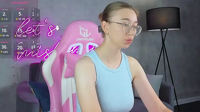 Snapshot of Lucy_Green chatting on 07/05/26, 12:39 Lucy Green online show from 07/05/26, 12:39