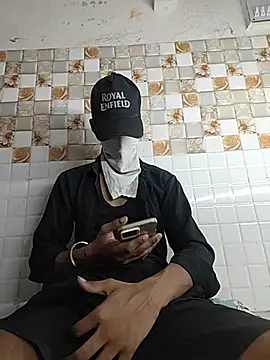 Snapshot of hotboy076 chatting on 06/19/26, 04:00 hotboy076 online show from 06/19/26, 04:00