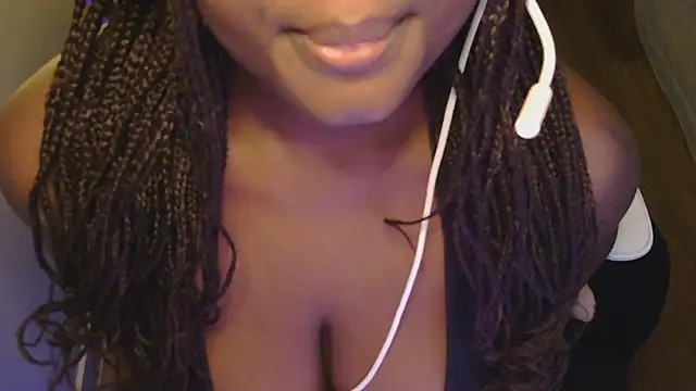 Snapshot of peachpup chatting on 06/15/26, 10:39 peachpup online show from 06/15/26, 10:39