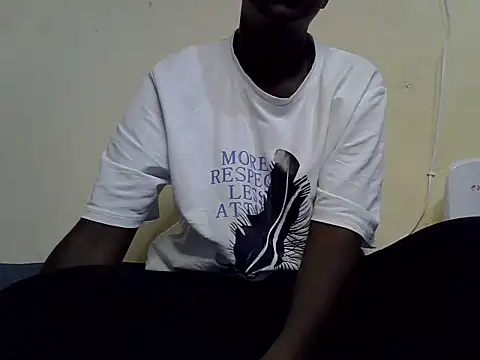 Snapshot of African_petite_godess chatting on 06/16/26, 03:58 African petite godess online show from 06/16/26, 03:58