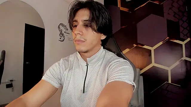 Snapshot of Alexx_Cano_ chatting on 08/07/26, 03:08 Alexx Cano online show from 08/07/26, 03:08