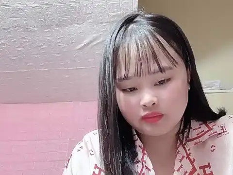 Elysia679 online show from 06/18/26, 03:38