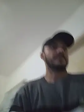 Edneishenrique online show from 07/16/26, 06:41