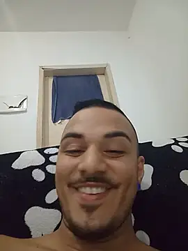 Edneishenrique online show from 07/25/26, 05:38