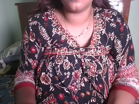 Snapshot of Tamil_Shailu chatting on 07/08/26, 06:12 Tamil Shailu online show from 07/08/26, 06:12