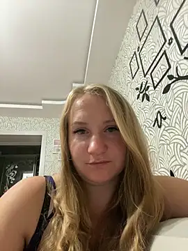 Snapshot of Emilia_ki chatting on 06/18/26, 08:13 Emilia ki online show from 06/18/26, 08:13
