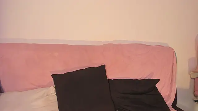 Snapshot of EmilyCutte chatting on 08/01/26, 03:22 EmilyCutte online show from 08/01/26, 03:22