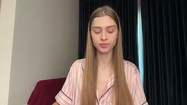 Snapshot of veravis chatting on 06/19/26, 11:41 veravis online show from 06/19/26, 11:41
