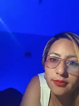 Chikyardiente2068 online show from 06/19/26, 01:32