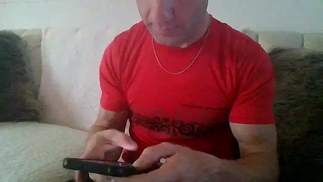 Snapshot of HotStraightDude chatting on 06/18/26, 03:05 HotStraightDude online show from 06/18/26, 03:05