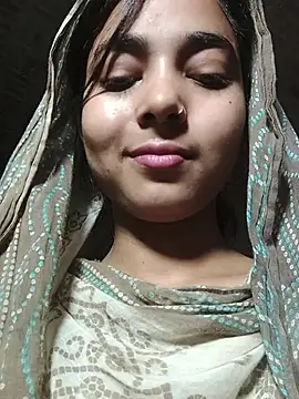 Snapshot of Simran_143 chatting on 07/17/26, 04:34 Simran 143 online show from 07/17/26, 04:34
