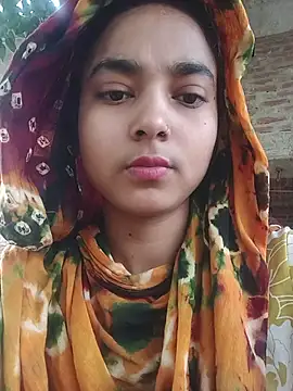 Snapshot of Simran_143 chatting on 08/04/26, 04:15 Simran 143 online show from 08/04/26, 04:15