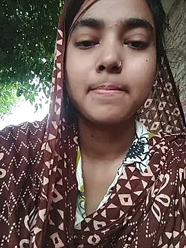 Snapshot of Simran_143 chatting on 08/06/26, 04:36 Simran 143 online show from 08/06/26, 04:36